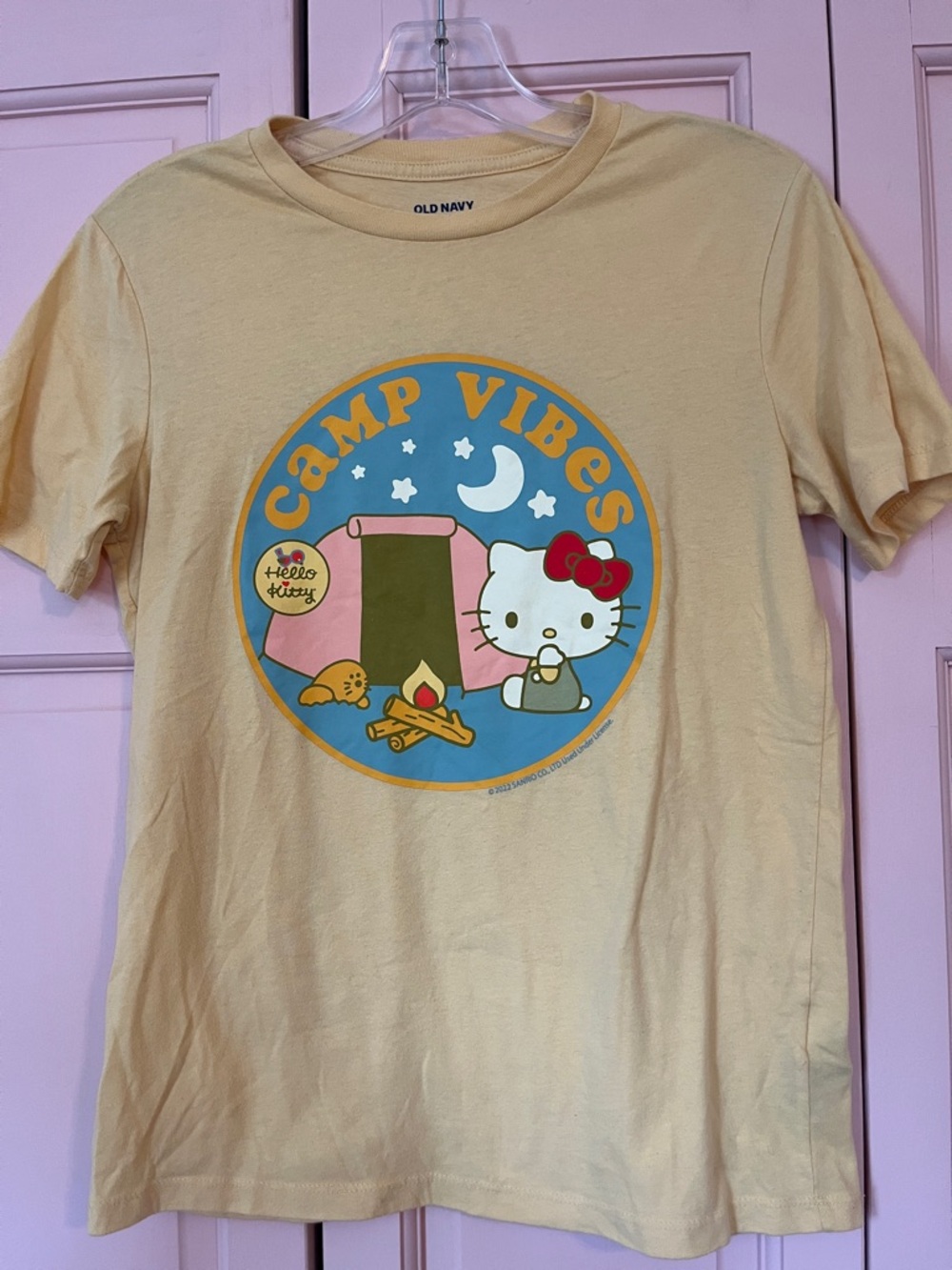 Old Navy Yellow Hello Kitty "Camp Vibes" Short Sleeve Tee